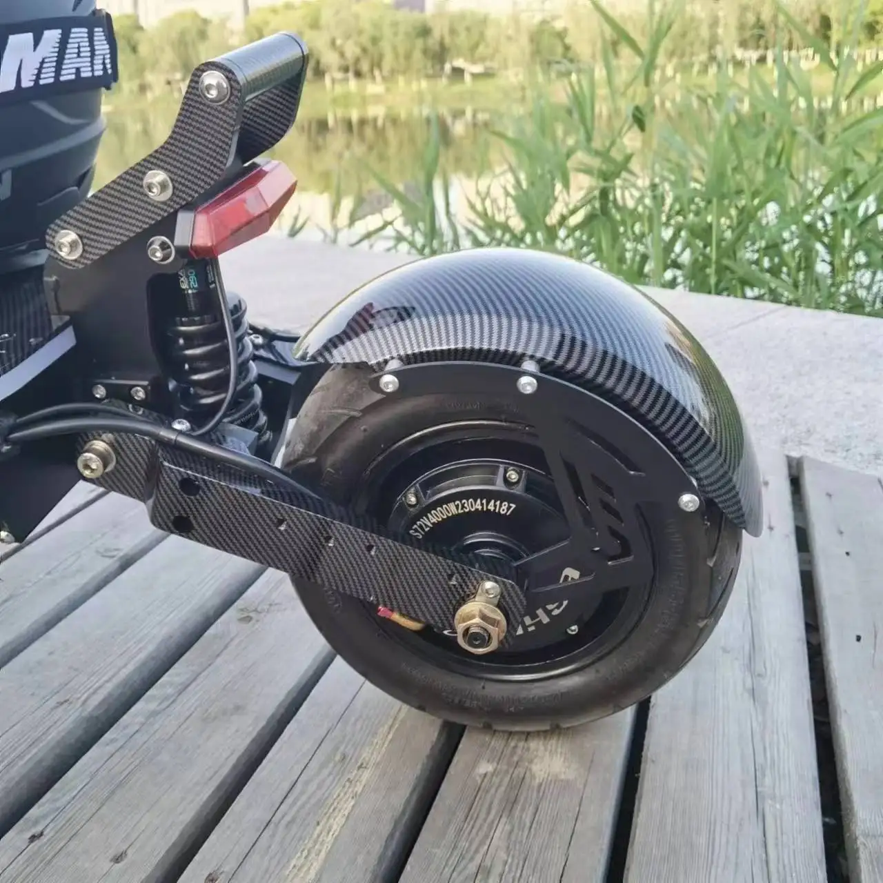 Eshiner R7 Electric Scooter 72V 30Ah 40Ah 60V 6000W 8000W Dual Motor 11Inch Latest Upgrade Electronic Scooter With Nfc Display