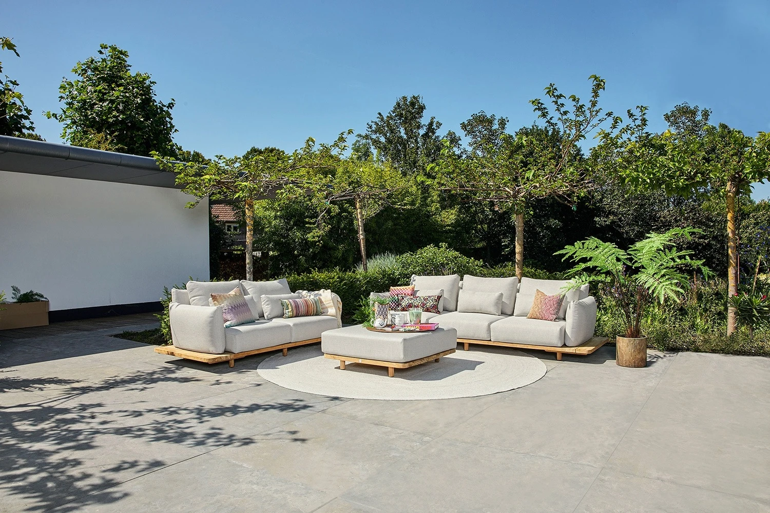 Weather-resistant Outdoor Teak Wood Inflatable Sofa Set Furniture Morden Outdoor Sleeper Sofa Garden Outdoor Sofa Set