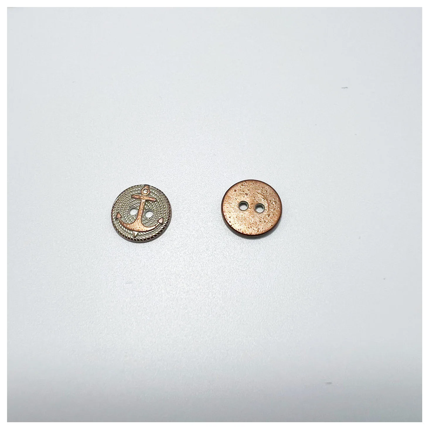 High-end vintage anchor sculpted design decorated with custom wholesale 2-hole metal buttons