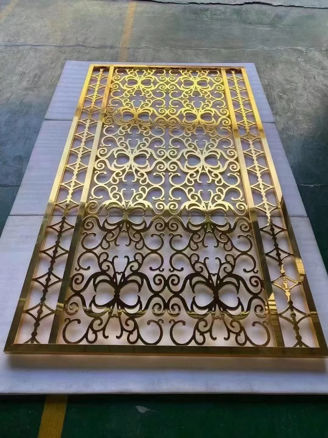 Free drawing Factory direct sale portable wall hotel room partition wall partition board with frame 4 panel room divider