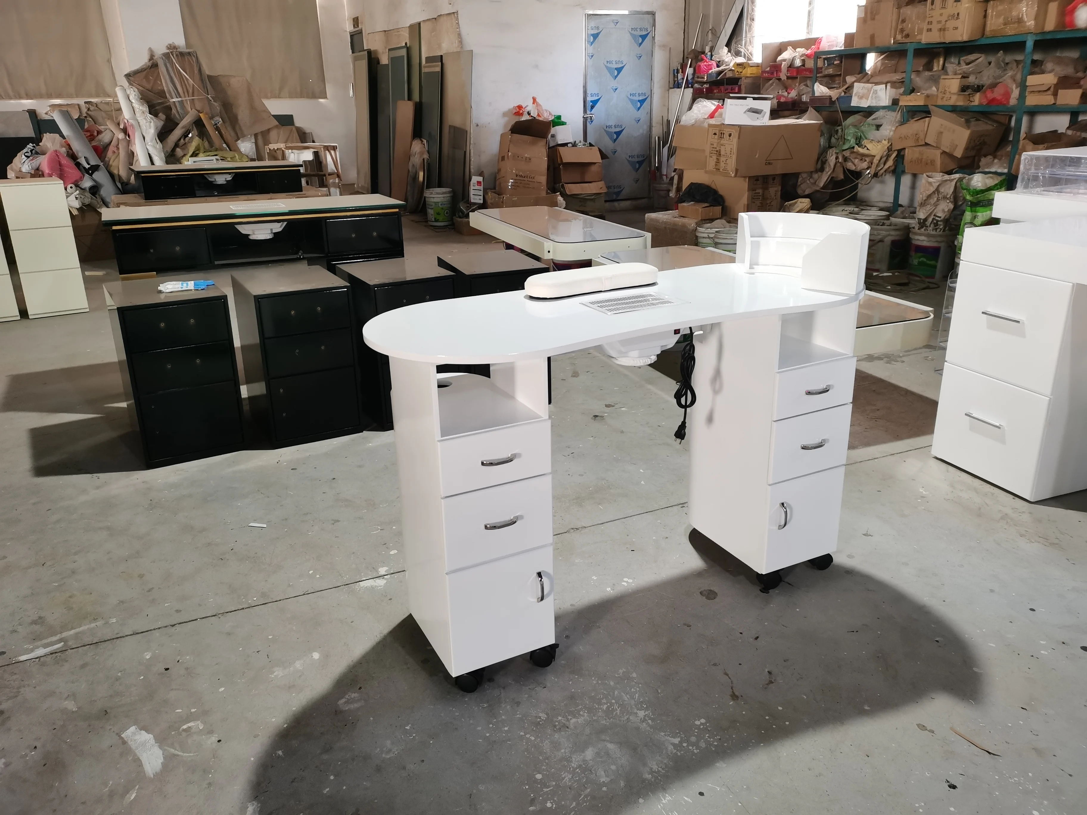 2023 Classic French Style White High Gloss Nail Care Manicure Table Nail Table Set Nails Care Furniture 10 Years Warrant