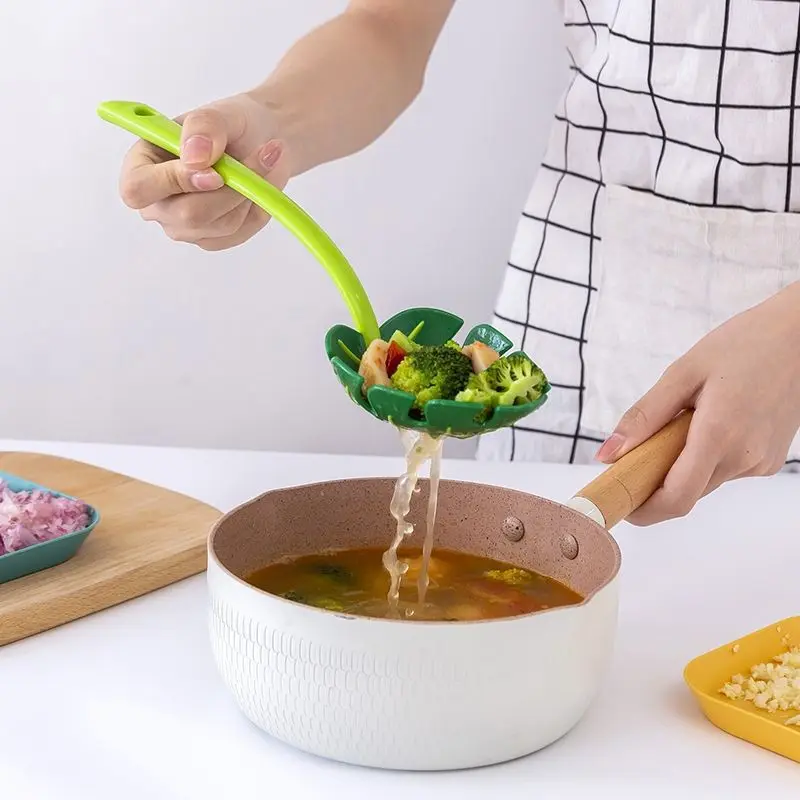 Creative anti-scalding green leaf slotted spoon turtle back leaf noodle spoon Drain soup  heat-resistant silicone kitchenware