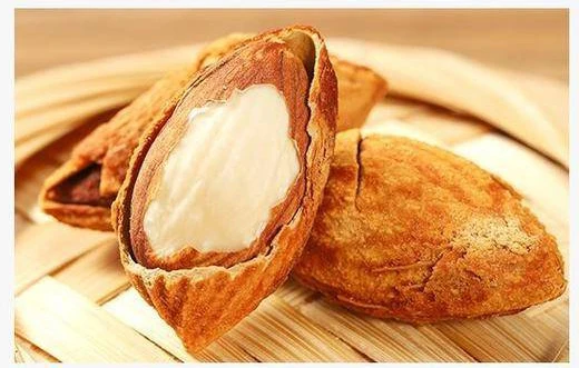 Свежие, хорошего качества, готовые к употреблению бадамские орехи