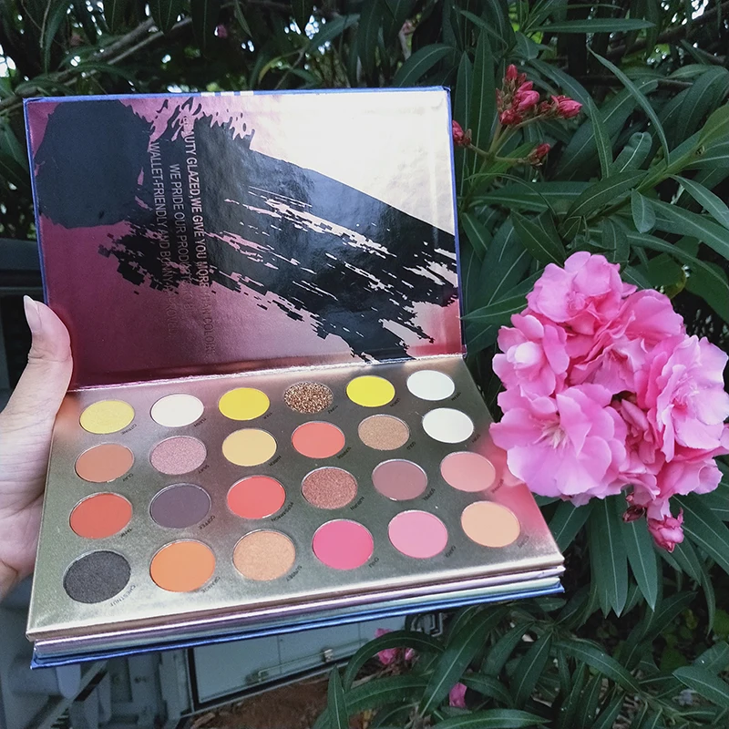 OEM logo Waterproof Eyeshadow Highlighter Blush Contour Eye Shadow Palette Book Paleta De Maquillaje