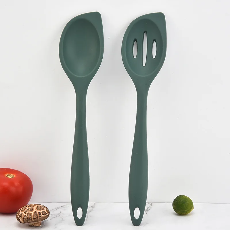 Kitchen utensils silicone spoon full tablespoon household spoon more children can use medium mixing salad spoon