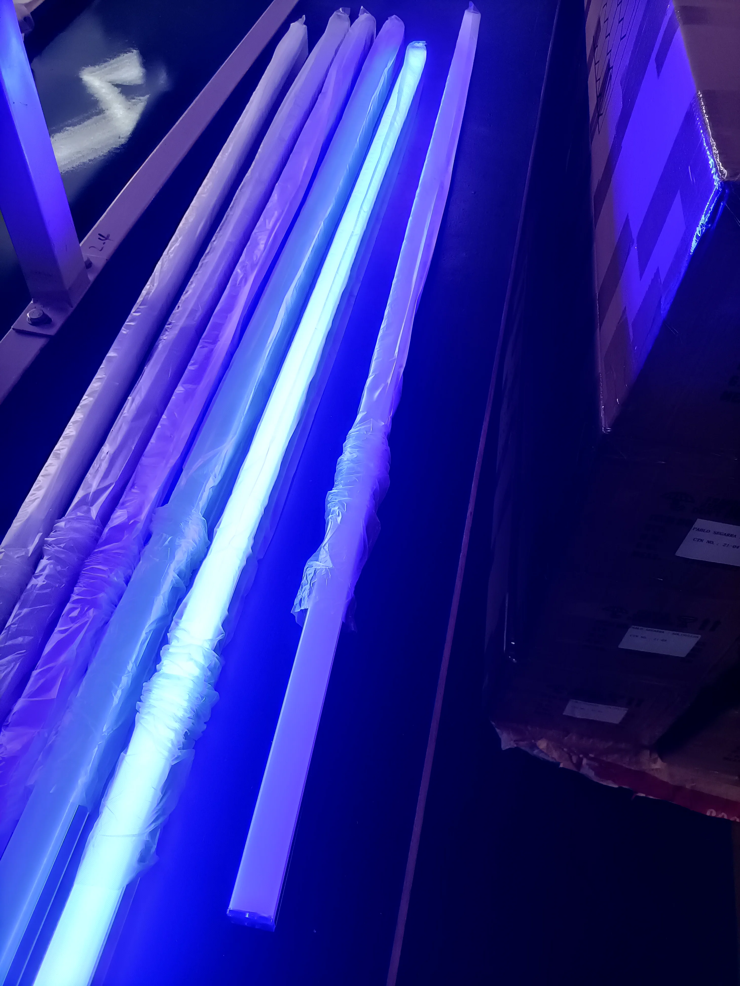 Customized Color Purple Blue Pink Led Honeycomb hexagon hex-grid Light Ceiling Detailing Lamp