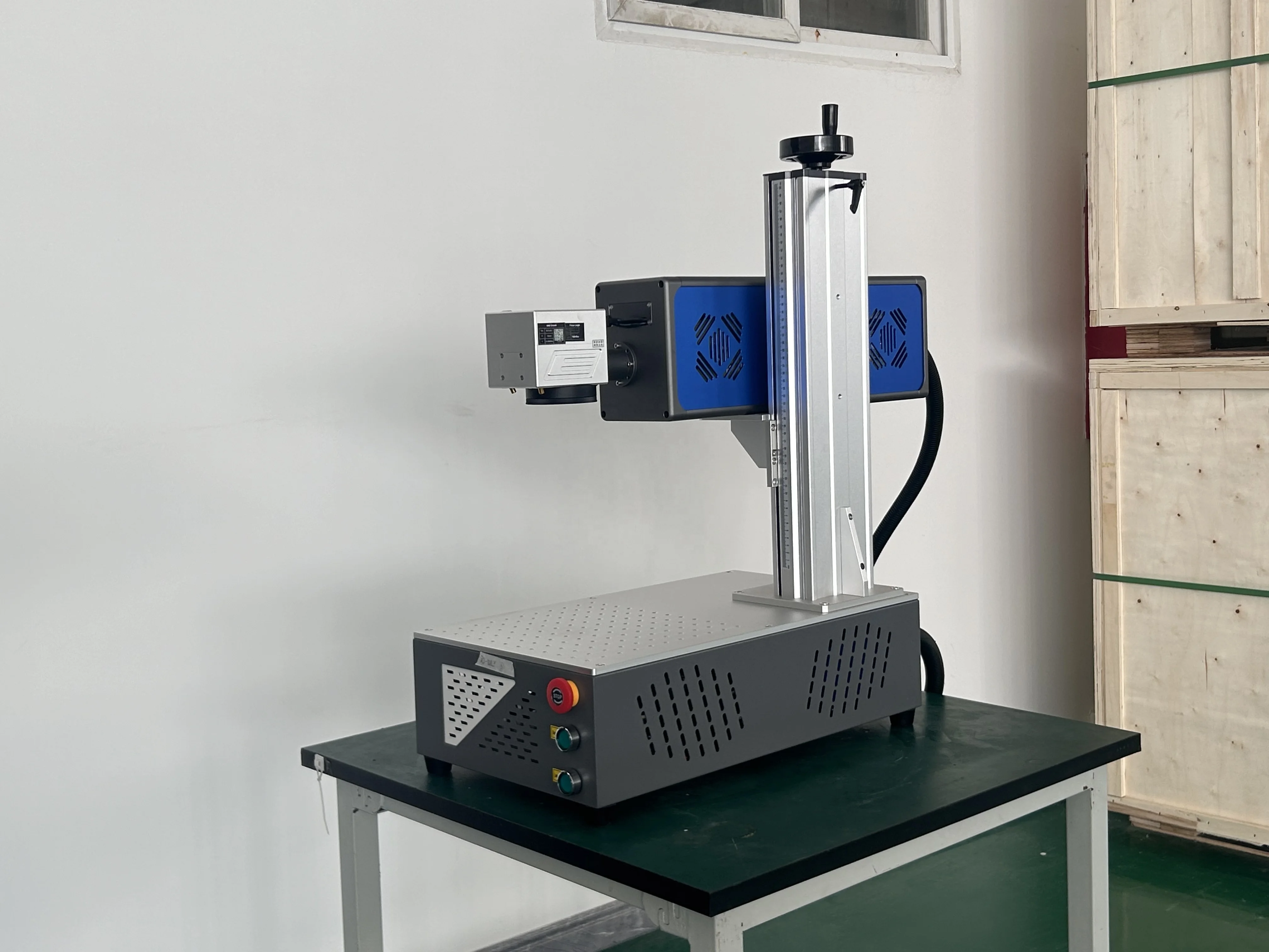 All-in-One CO2 Marker 30W 40W 50W Acrylic Gift Design Dual Color Plate Wood RF Tube CO2 Laser Marker for good news