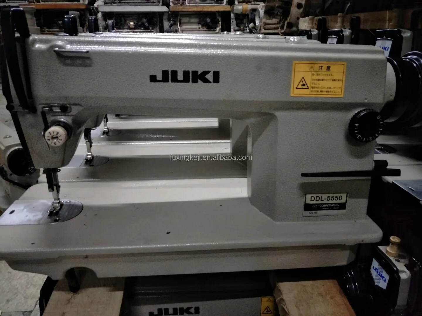 Good price JUKIs 5550 single needle lockstitch machine industrial sewing machine for shirts suits garment machine