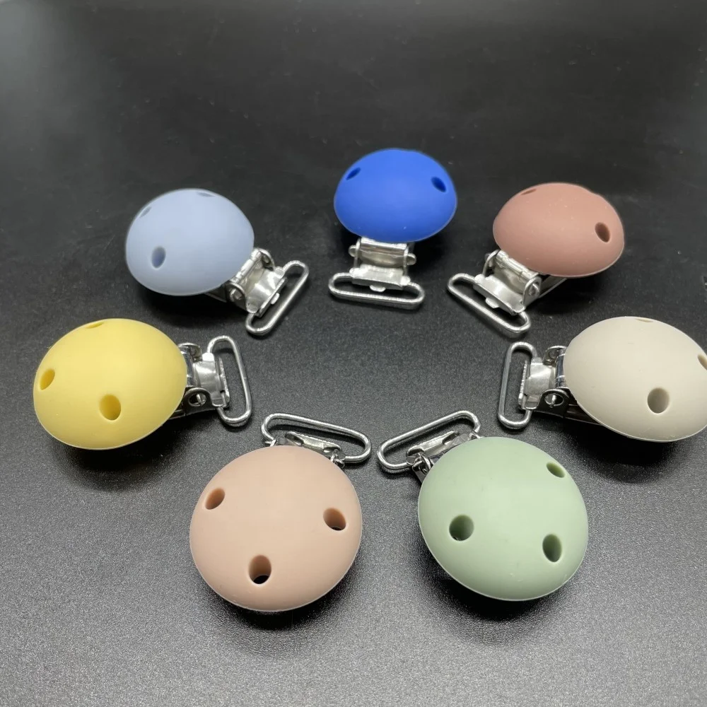 LP BPA Free Soft Flexible Baby Pacifier Clips Silicone Pacifier Clip Holder
