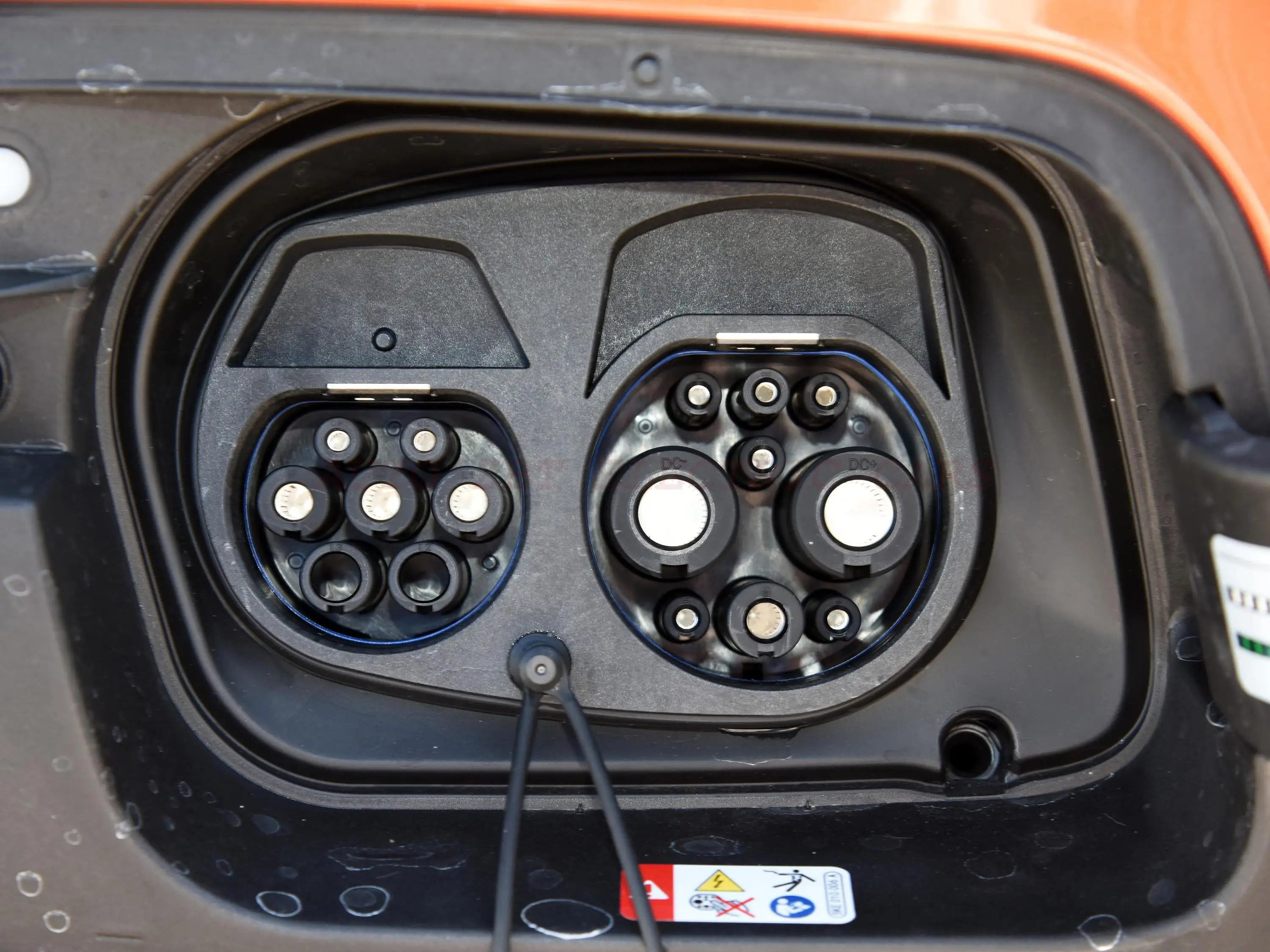 CCS standard GBT standard portable 3.5KW 7 KW electric car charge