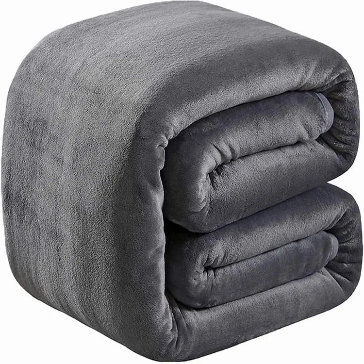 Custom logo super soft cozy thick and warmth polyester 1ply solid sofa flannel fleece blanket for winter