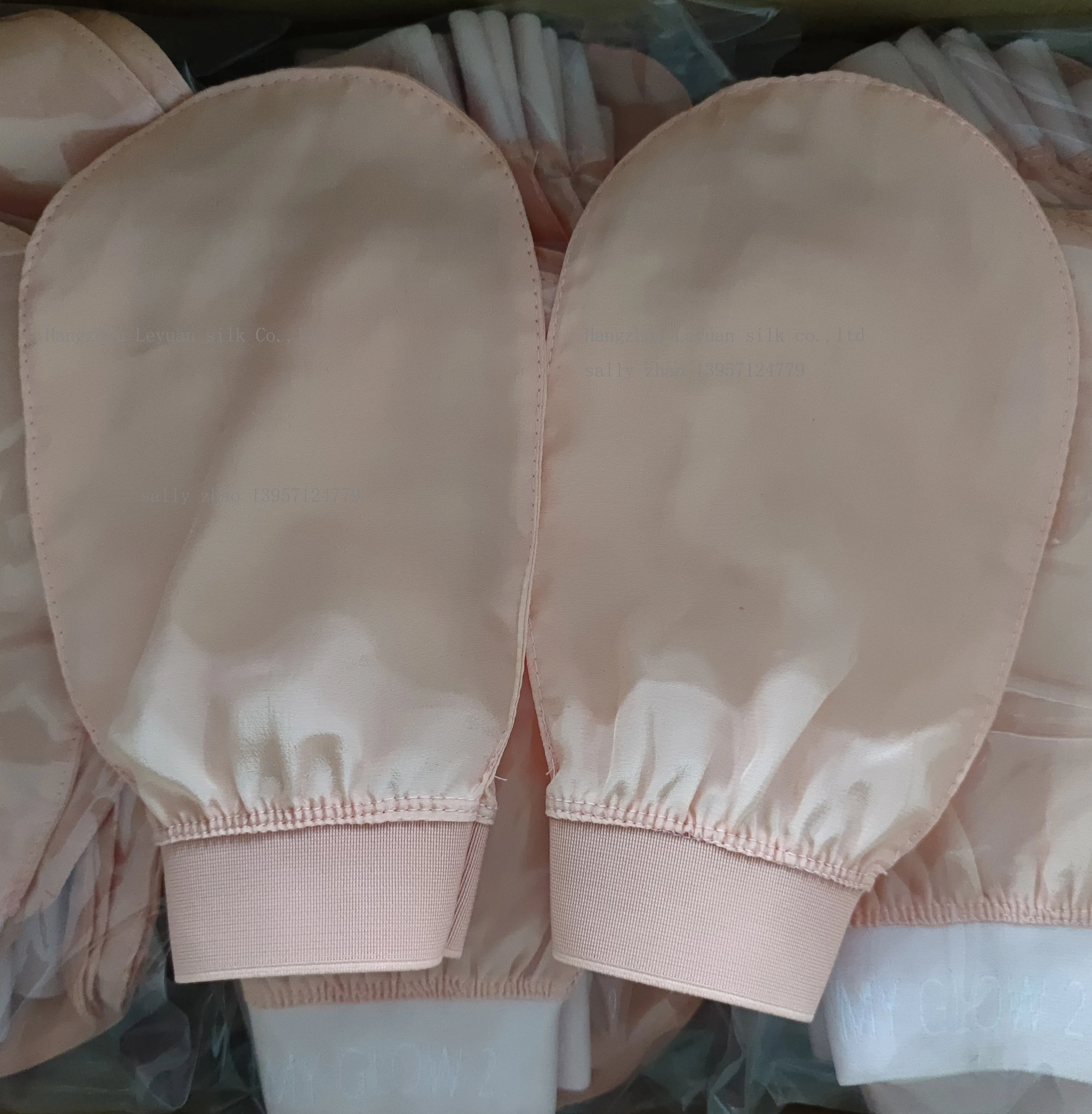 Silk Exfoliating Glove Turkish Bath Gloves Exfoliating Body Scrub Mitt Custom Logo 100% Silk Working Gloves Cleaning Body Azo