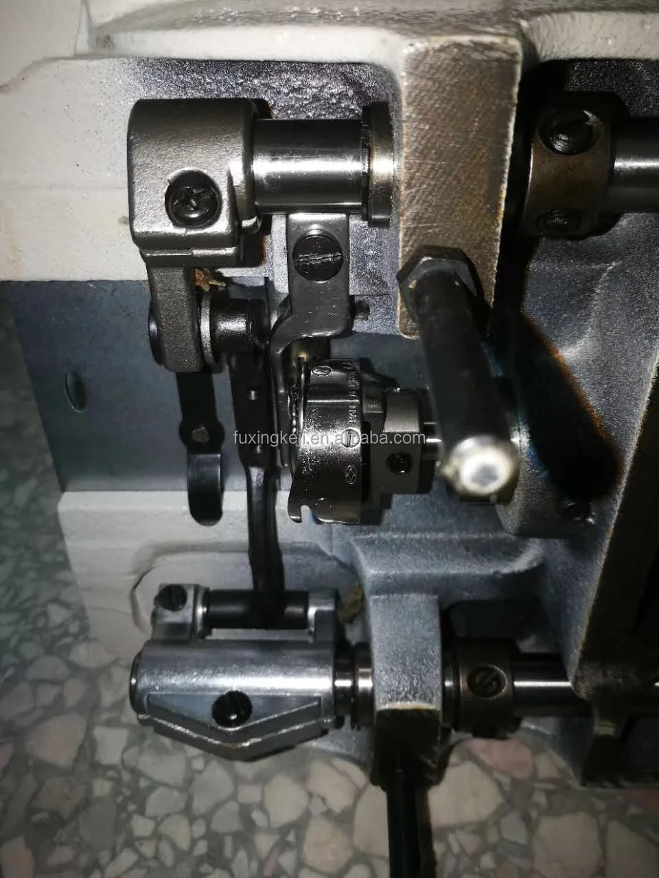 Good price JUKIs 5550 single needle lockstitch machine industrial sewing machine for shirts suits garment machine