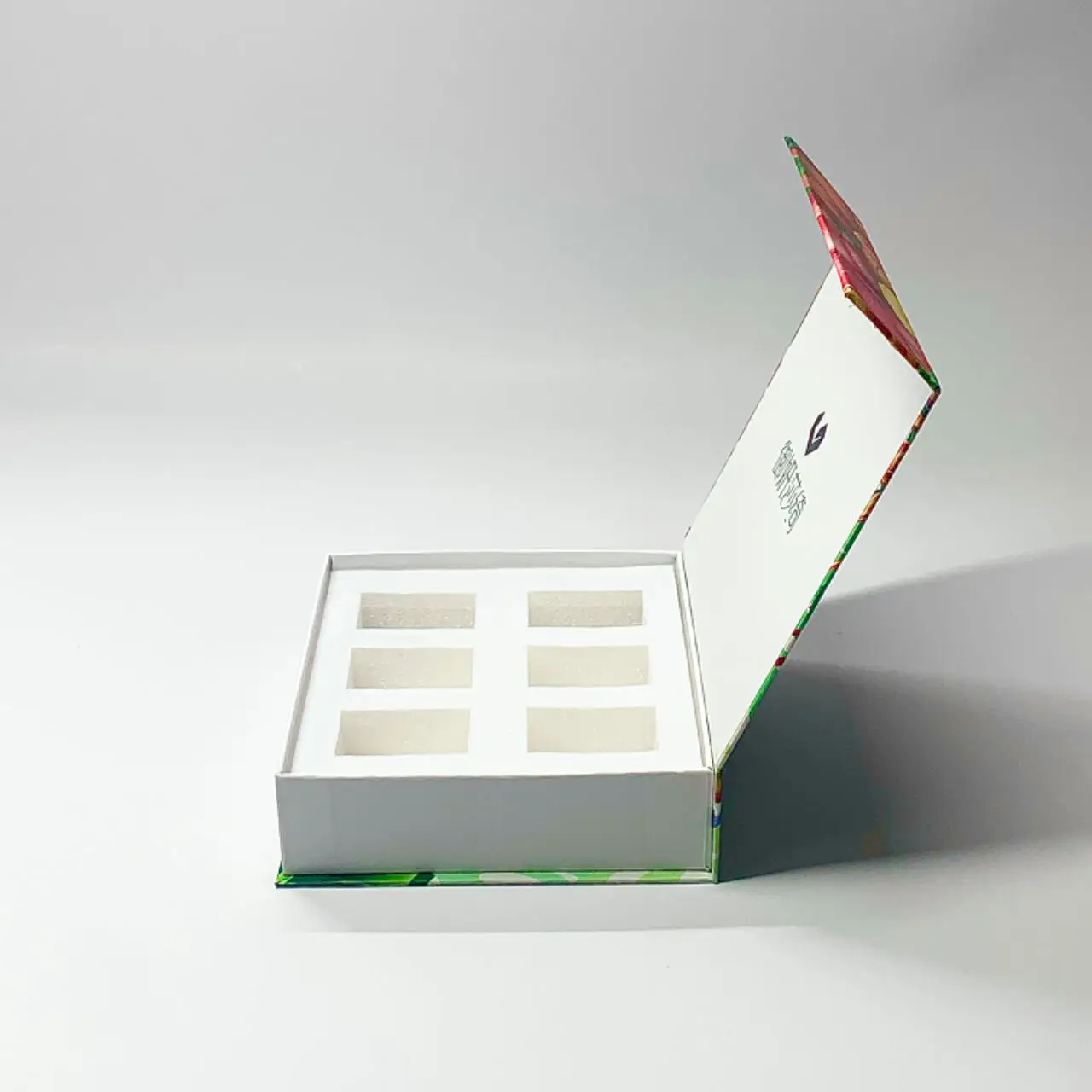 2024 New Custom Design Large Logo Paper Magnetic Folding Box Packaging Luxury Rigid Cardboard Foldable Gift Box