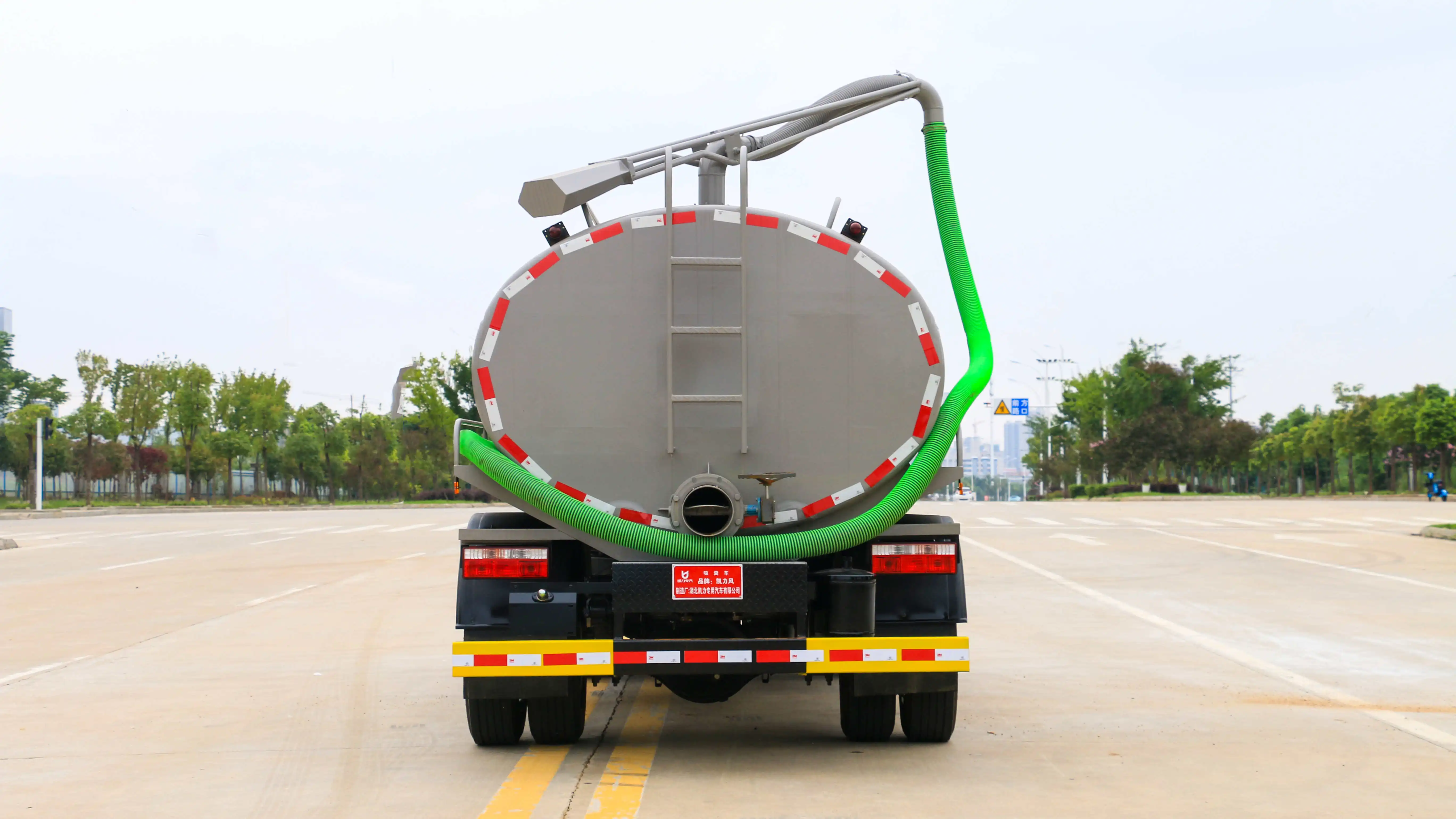 China 4*2 JAC 8 cubic meters septic tank septic tank sewage sewer sewage cleaning truck sanitation trucks