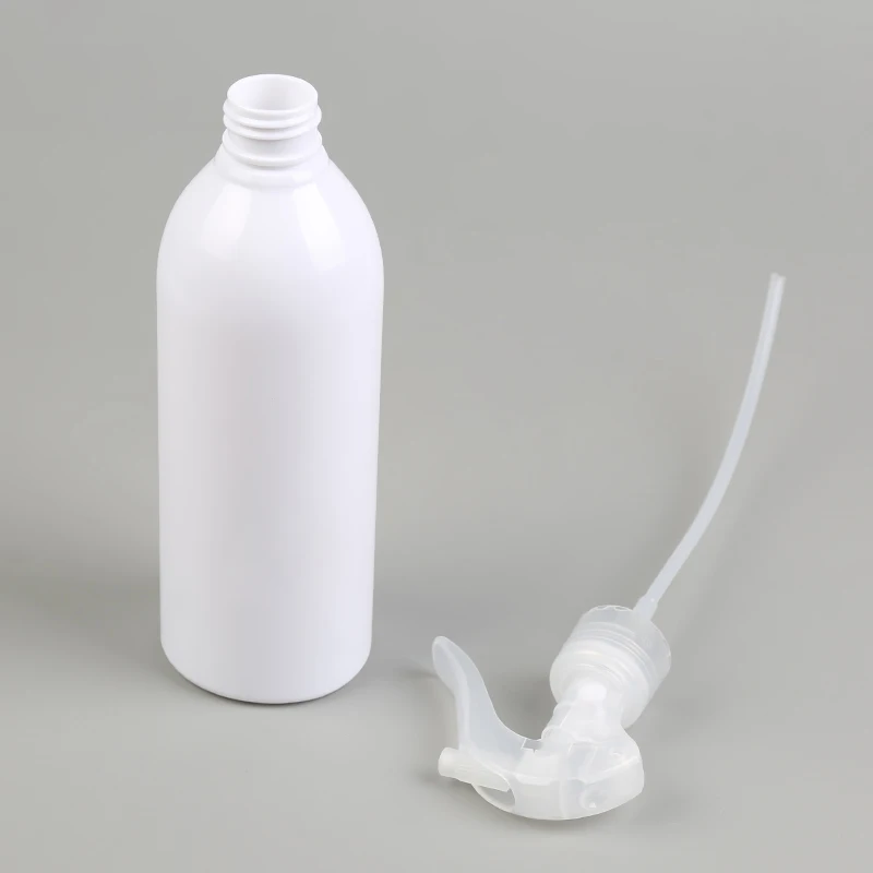 PET spray bottle with mini trigger sprayer