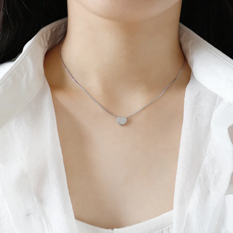 Wholesale new fashion light luxury necklaces 26 English lettering lady necklaces jewelry
