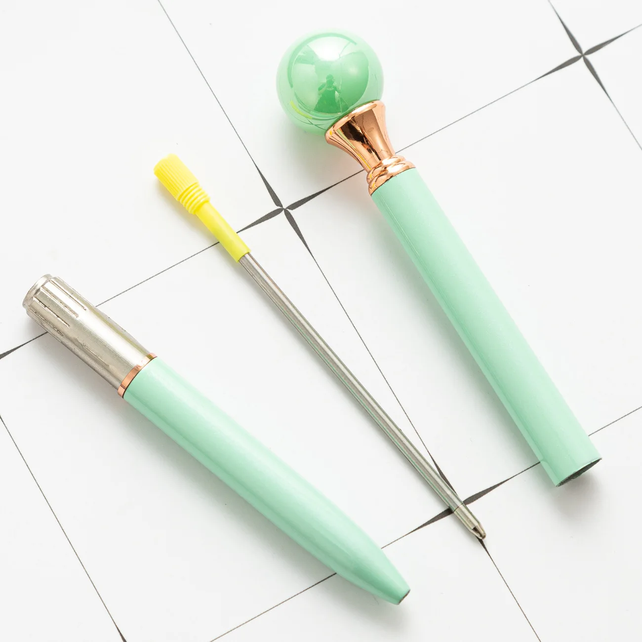 Hot Sell Spinning Pearl Metal Ballpoint Pen Business Gift Pink Pearl Pen Printing Logo Advertising Pen