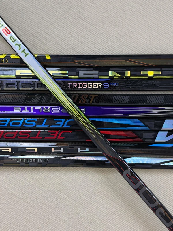 Hockey sticks for PRO players are available in different lengths and are designed for right hand hold on