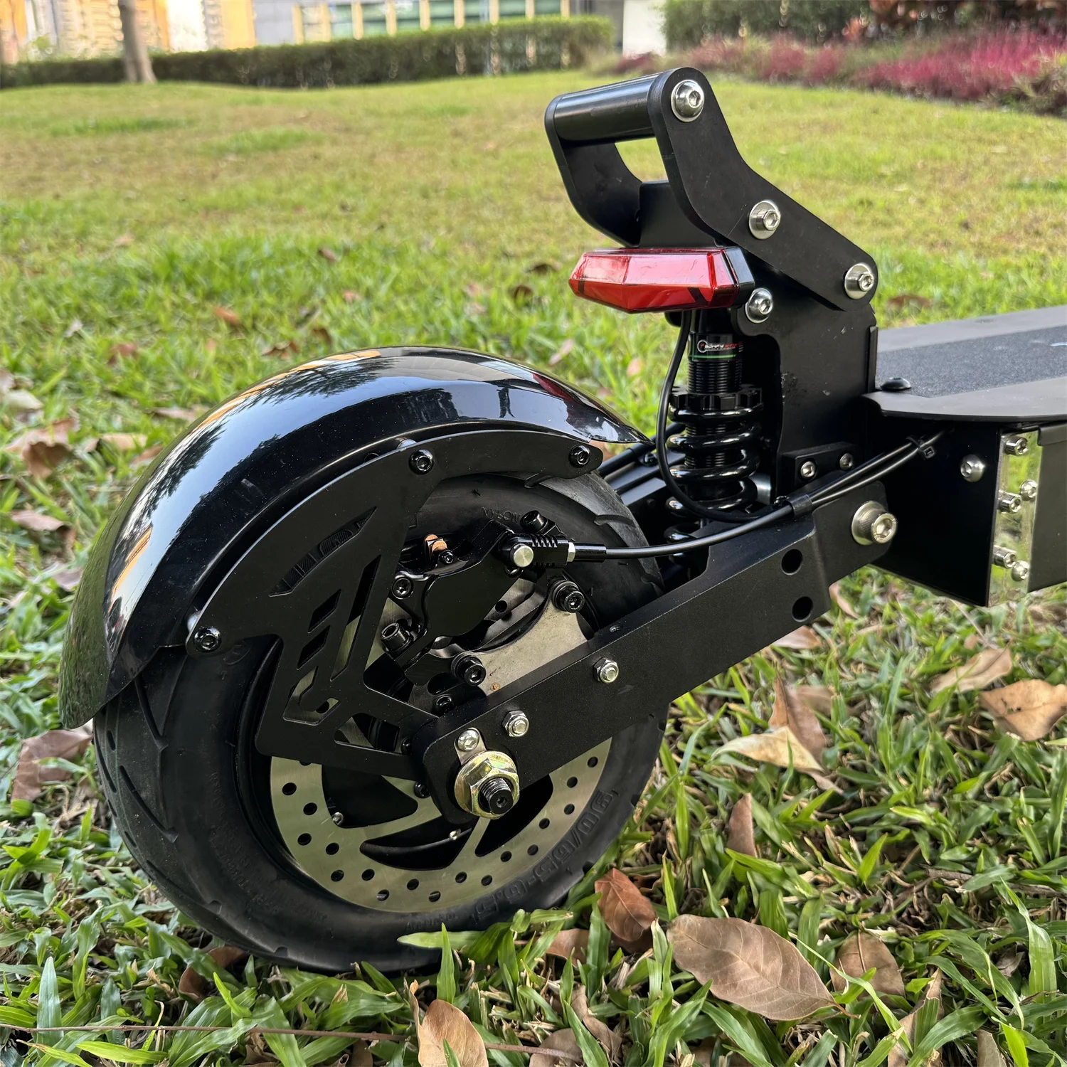 2025 Geofought R6 Long Range Powerful 11inch E Scooter APP 60V 25-40Ah 6000W Dual Motor Powerful Electric Scooter with Seat