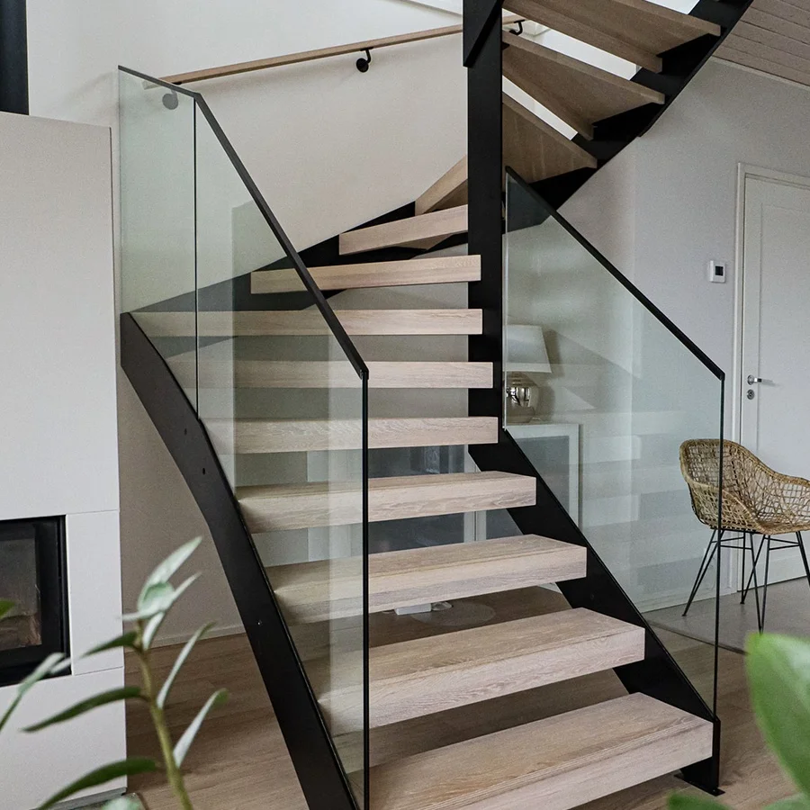 2023 New Design Single Beam Ready Made Glass Stairs Mono Stringer Stair Steel Support Staircase Metal Staircase GAOBO Factory