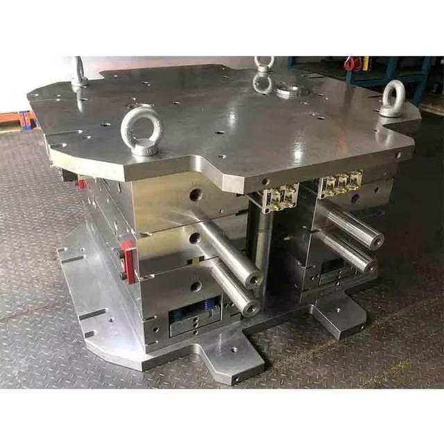 Custom professional China plastic injection mold mould maker