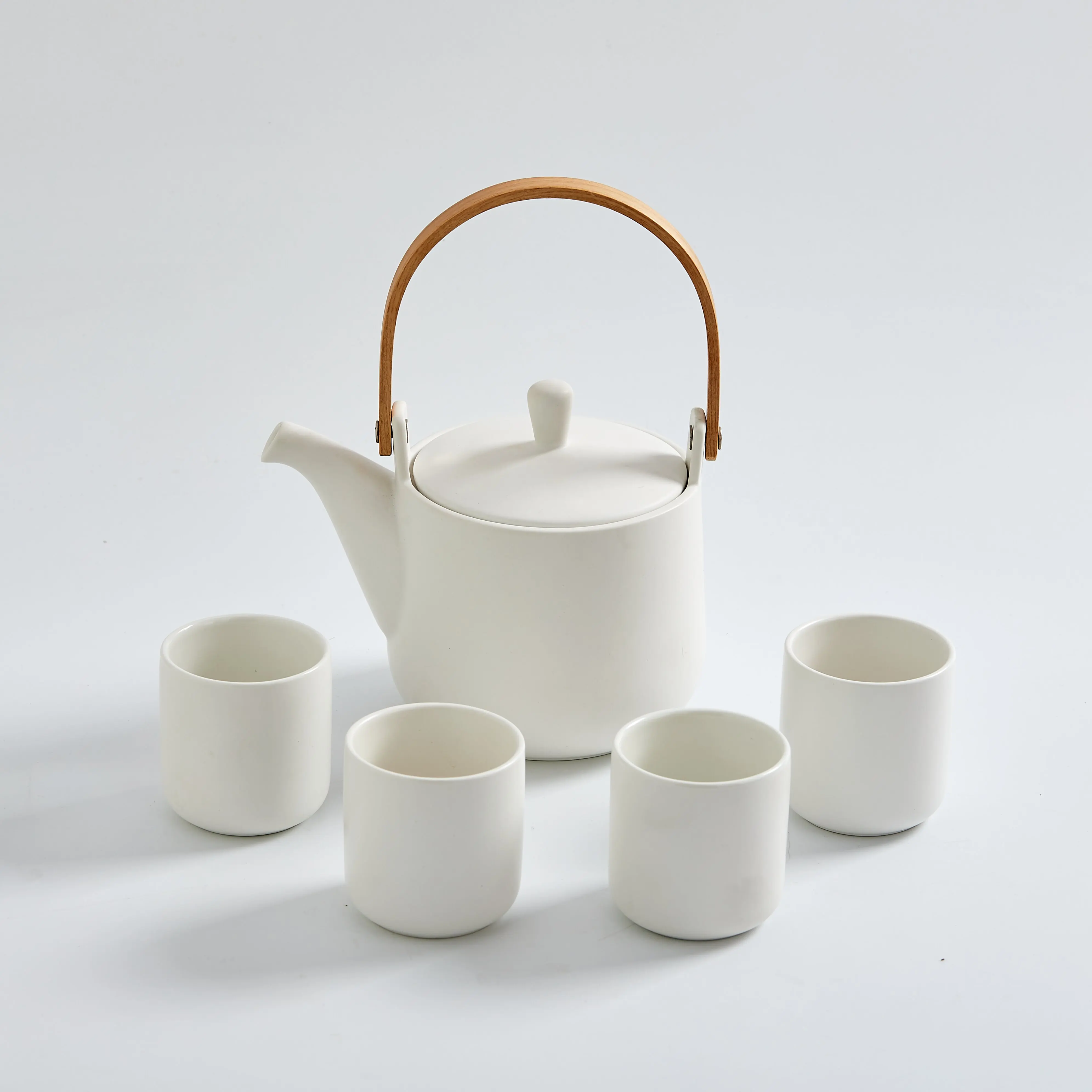 2024 modern coffee tea pot drinkware set bamboo handle design custom logo ceramic teapot