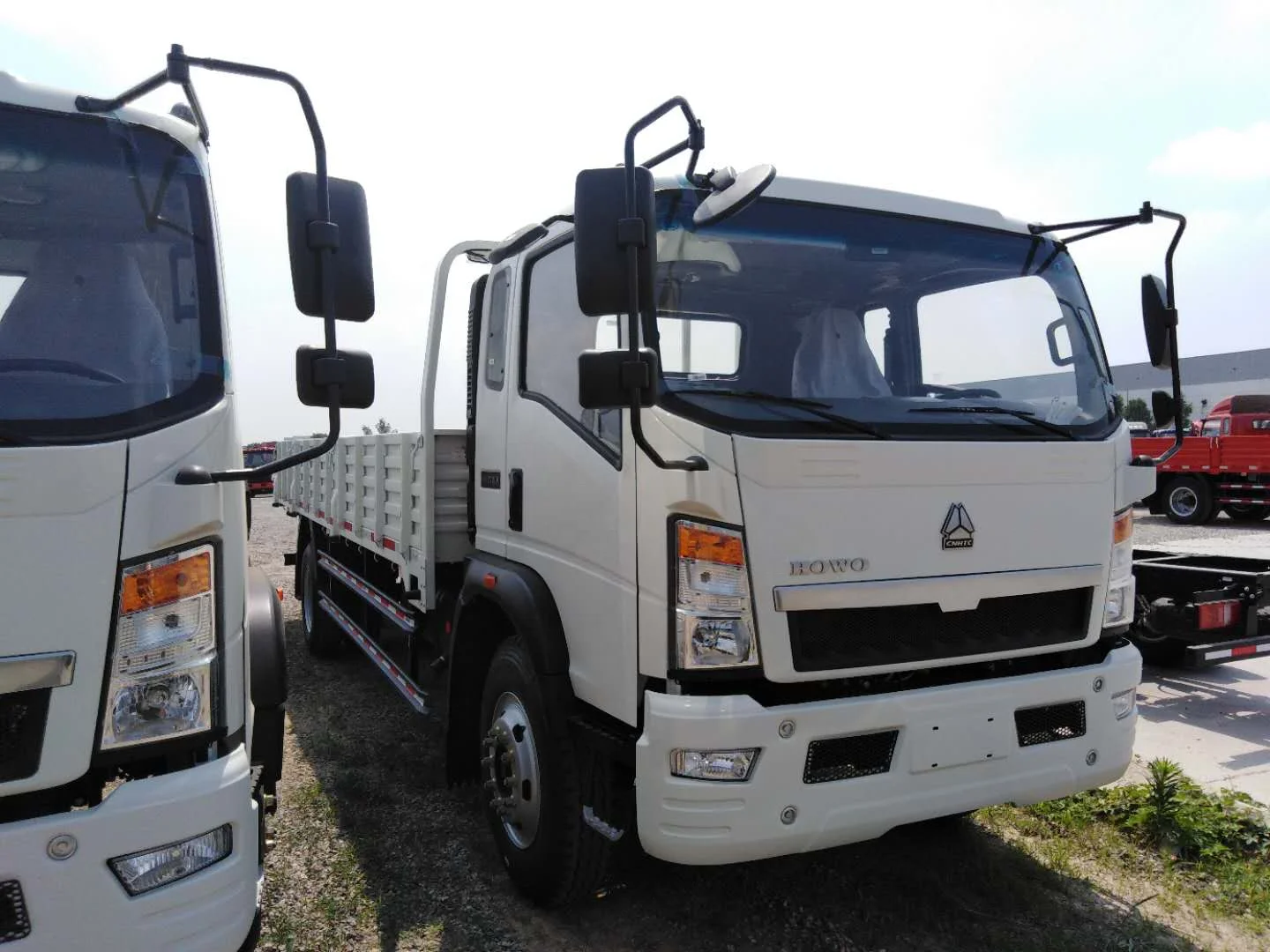 Дешевая цена новый грузовой автомобиль Sinotruk Howo 5 тонн для продажи