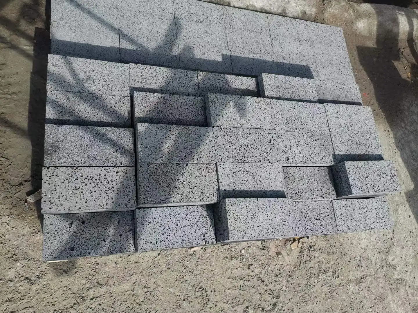 Good quality natural stone black lava volcanic stone tiles