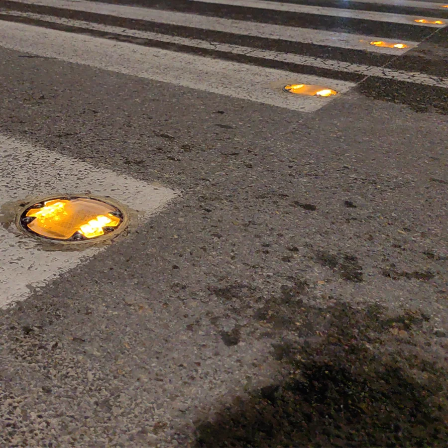 Intelligent Pedestrian crossing System In-Road Warning smart zebra Light Systems wireless bluetooth solar road stud for traffic