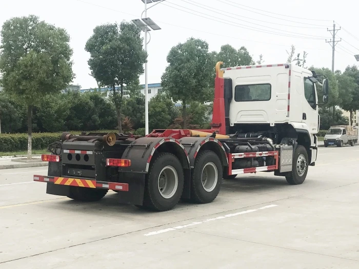 Liuqi chenglong 6*4   garbage truck road on road off bin hook lifter garbage truck