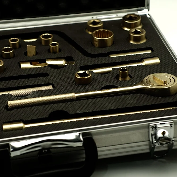 Hot Selling Hardware Toolbox 94 Sets Sleeve Combination Auto Repair Tools Manual Ratchet Wrench Set Tool Set