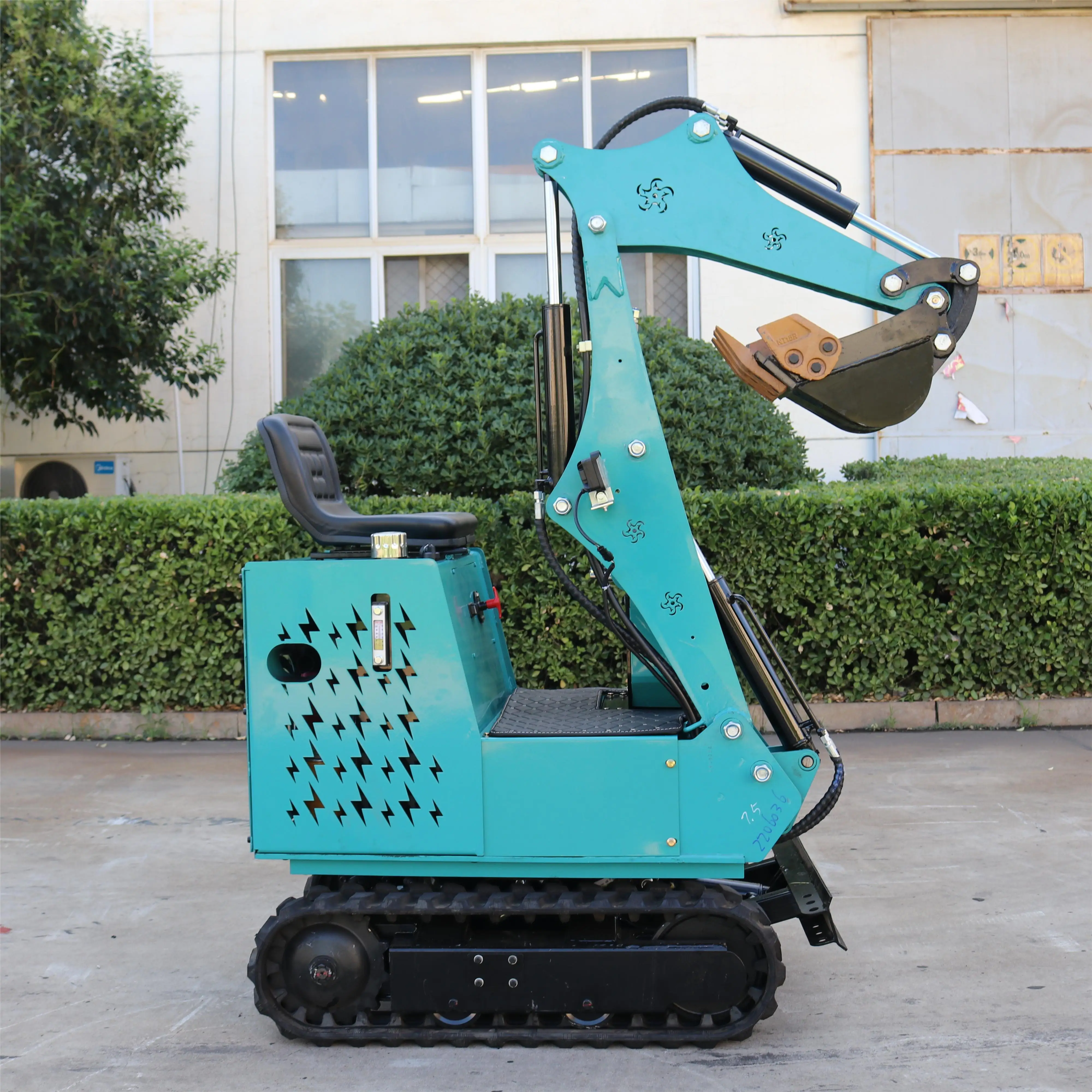 High Quality Euro 5 CE Certified Mini Excavator 0.9Ton Brand New Earthmoving Machinery Tracked Excavator