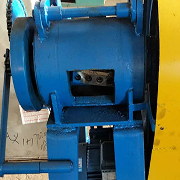 Low Price High Quality Waste Tyre Rubber Shredder Machine