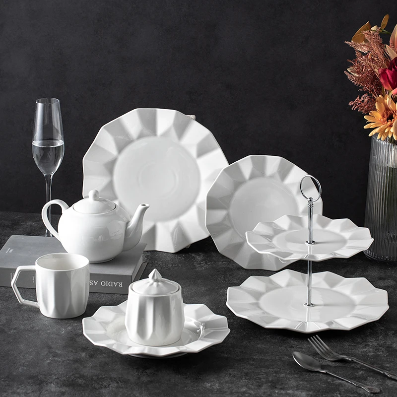 Jinbaichuan Wholesale Price Ceramic Tableware Sets Christmas Plate Emboss White Porcelain Dinnerware Restaurant Hotel