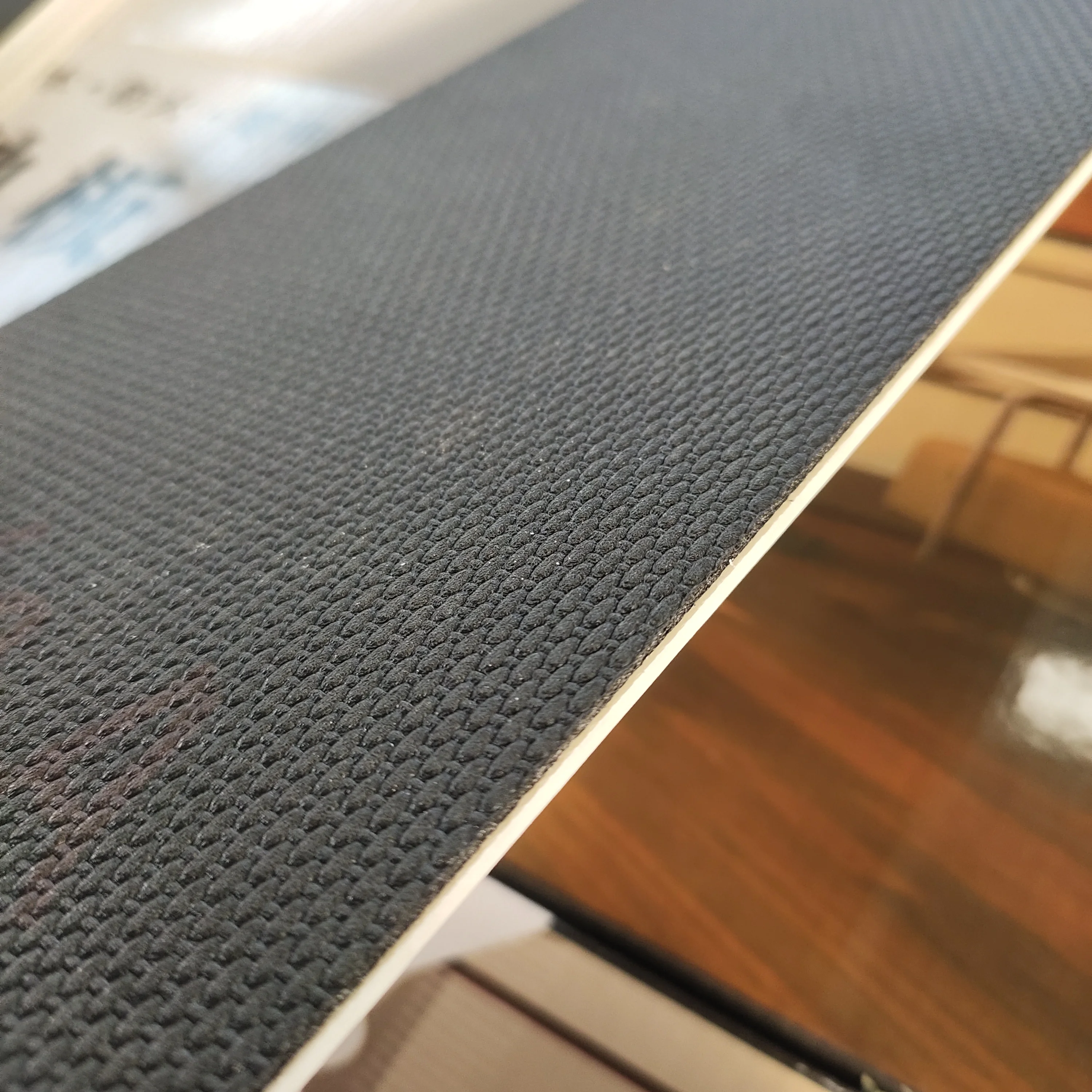 Commercial Floating Parquet Eir Emboss SPC Flooring Pisos Vinilicos Wood Plastic Floor for Office Hospital Hotel Malls