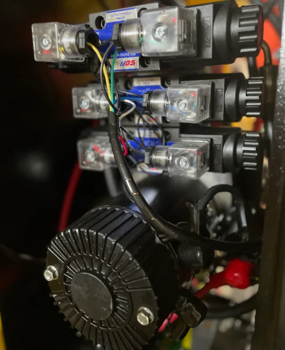 Counterbalanced swivel crane 360° electric lift/lower high/low speed Heavy duty 1000kg electric Compact Cranes Narrow Spaces