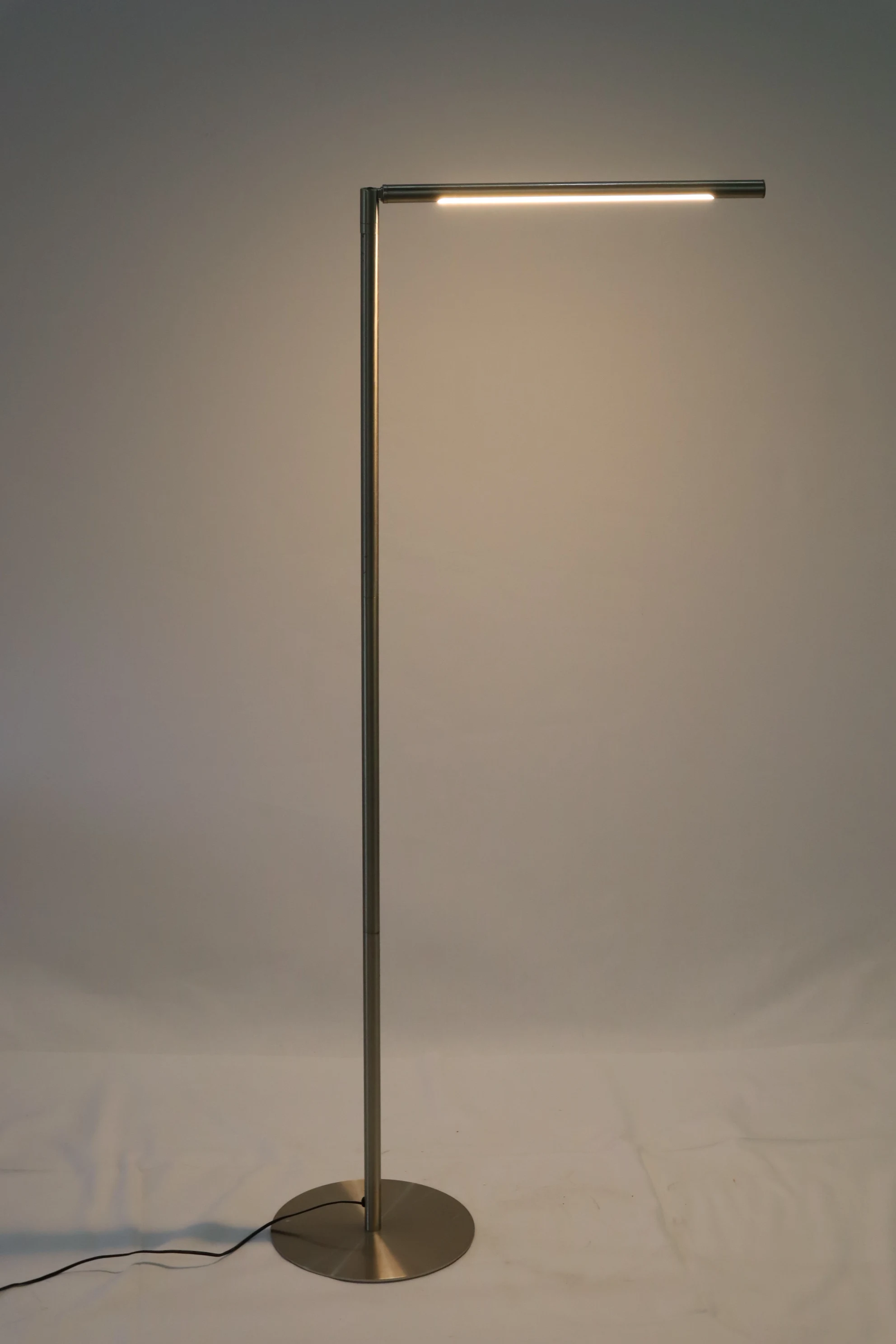 Chinese Modern Designer Industrial Floor Lamp Portable Indoor LED Floor Lamp
