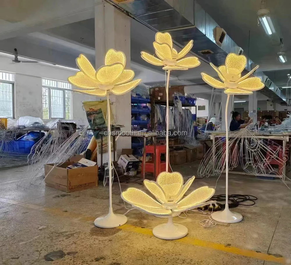 Modern Large Gold Tall Metal Peony Flower LED Stand Road Lead Light Decoration Wedding Prop Gauze Iron for Event Decor