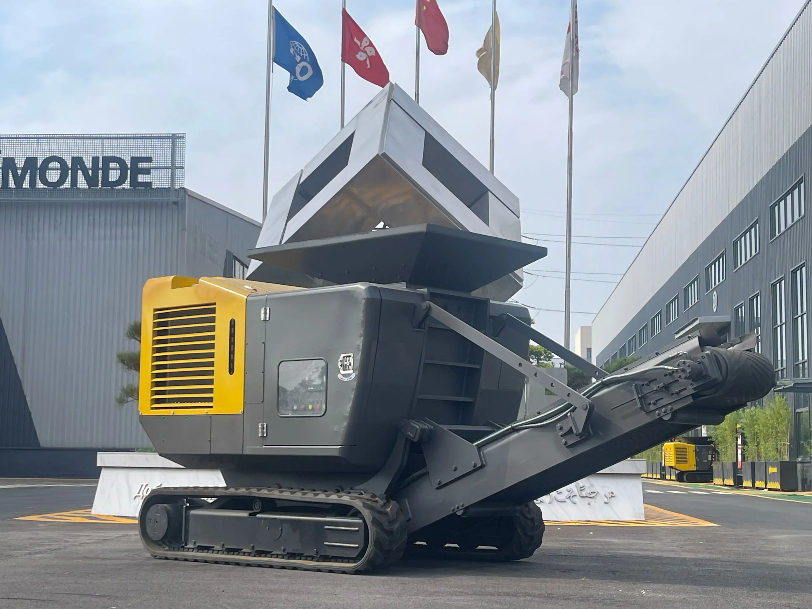 Mobile stone crushing plant mobile jaw crusher