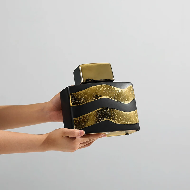 Modern Luxury Black Gold Novelty & Creative Home Decor Crinkle Ceramic Decorative Ginger Jar Bottle