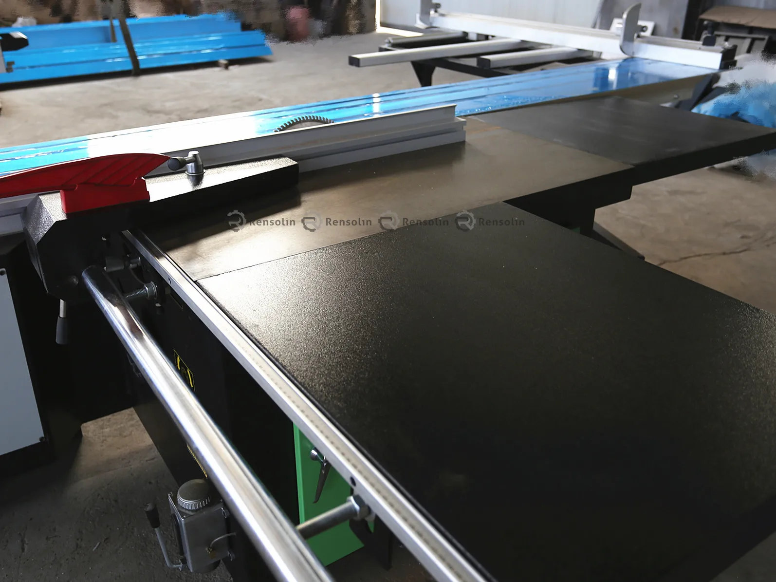 High Quality Vertical Style Precision Sliding Table Saw