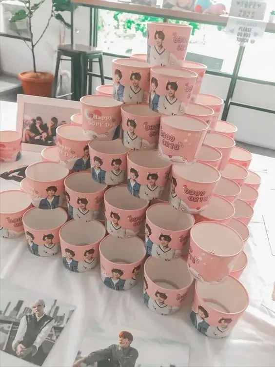 customize K-pop printed air holder kpop cup sleeve thick cardboard paper coffee cup sleeve