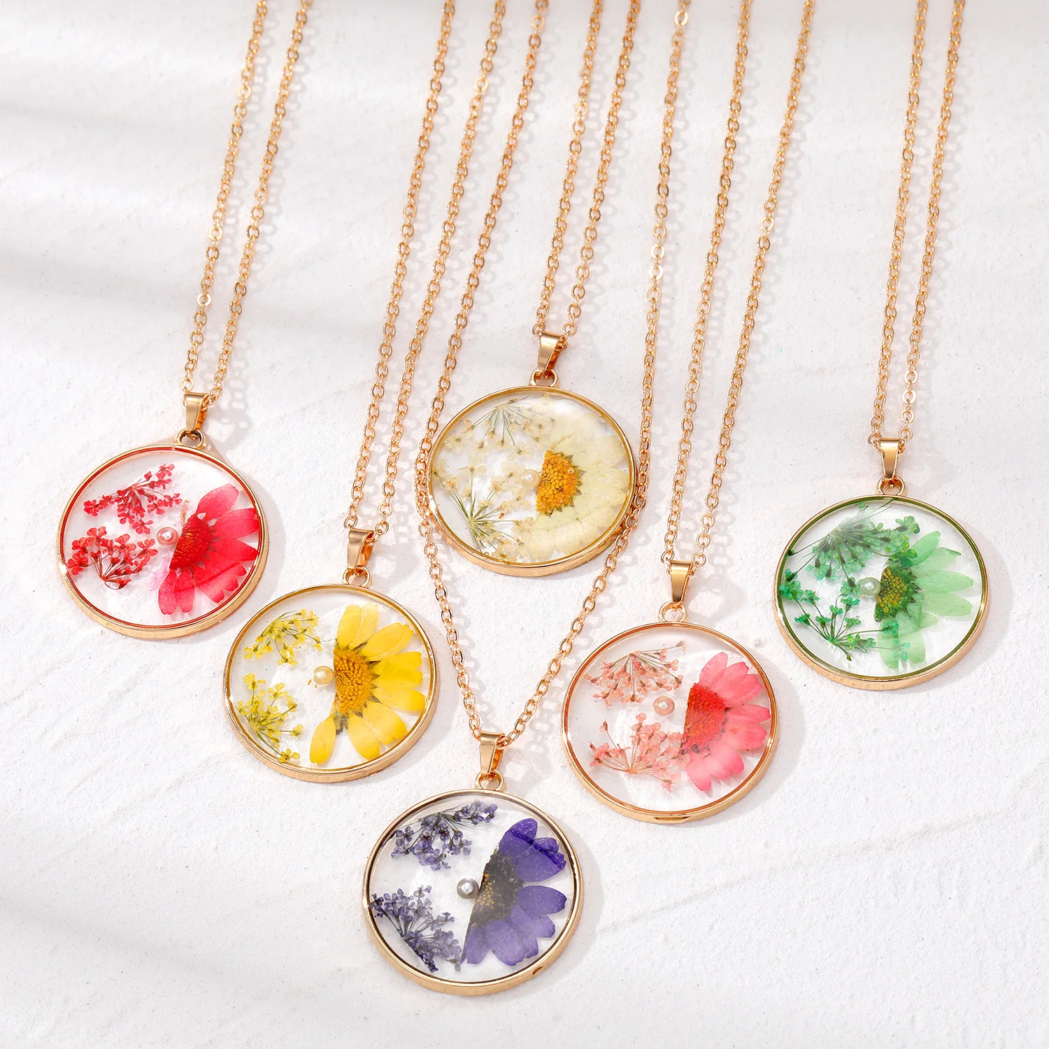 Dropshipping Products 2023 New Daisy Natural Fragmented Transparent Dried Flower Fashion Jewelry Necklace Pendant For Women