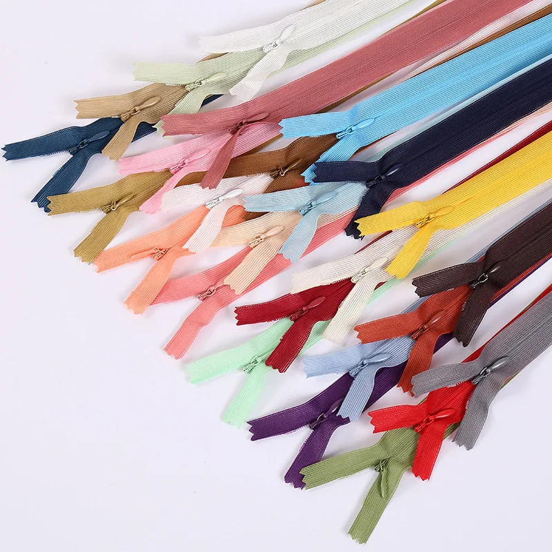 Optional 3# 5# 7# colored teeth nylon zippers in multiple colors Cheap closed garment zippers for garment processing accessories