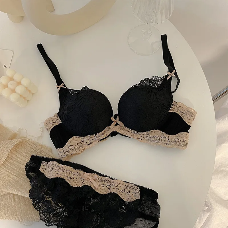 French Gathered Underwear Without Underwire Latex Adjustable Lace Bra Set