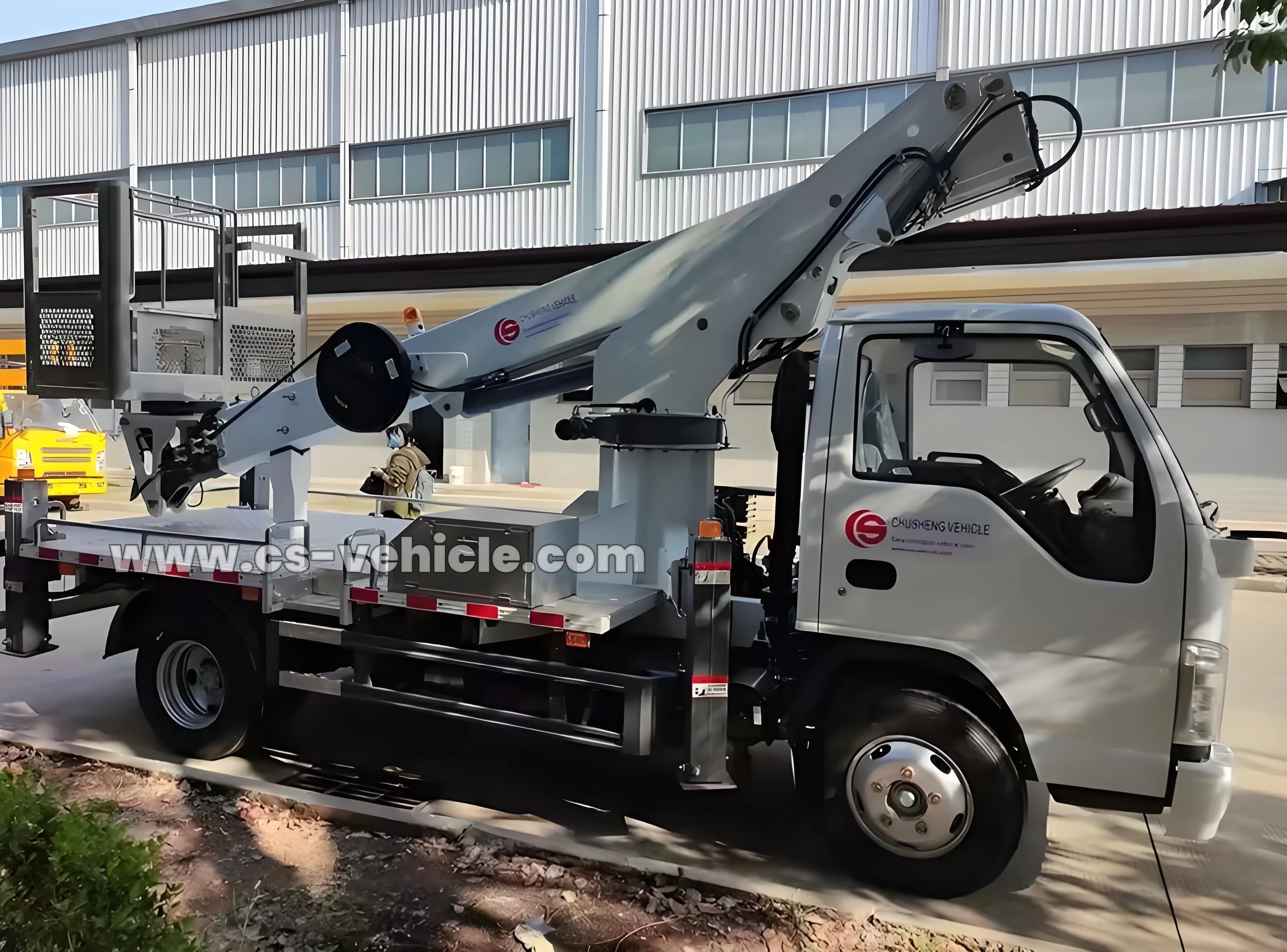 Factory Price Used ISUZU 4*2 16M 18M  High-altitude Telescopic Boom Lift Truck for sale