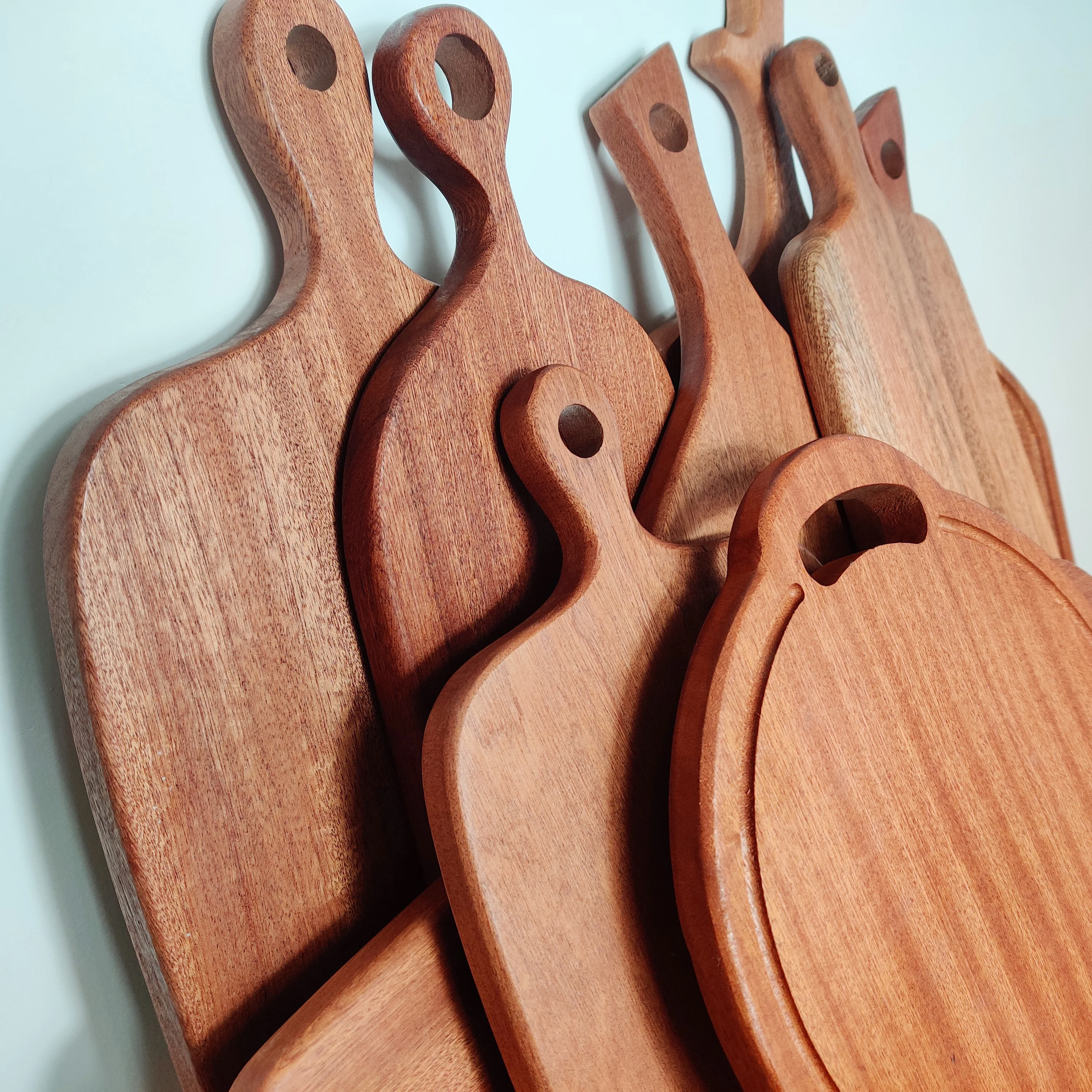 YCZM wholesale kitchen thick large bulk blank round personalized custom wood bamboo cutting board with handle