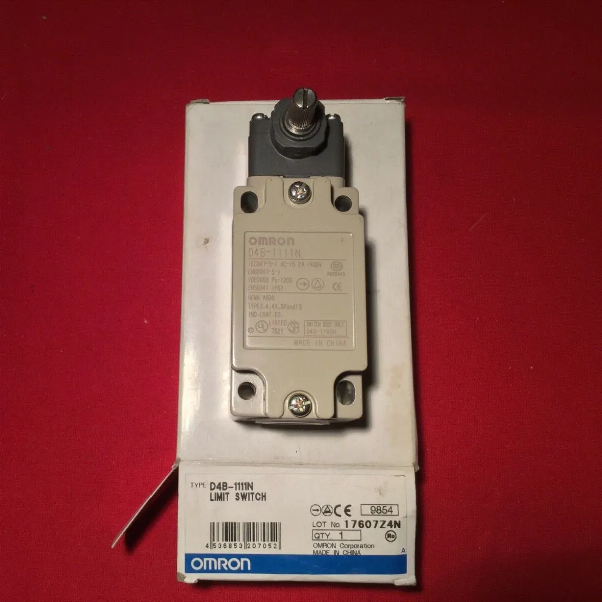 Концевой выключатель D4N-4287