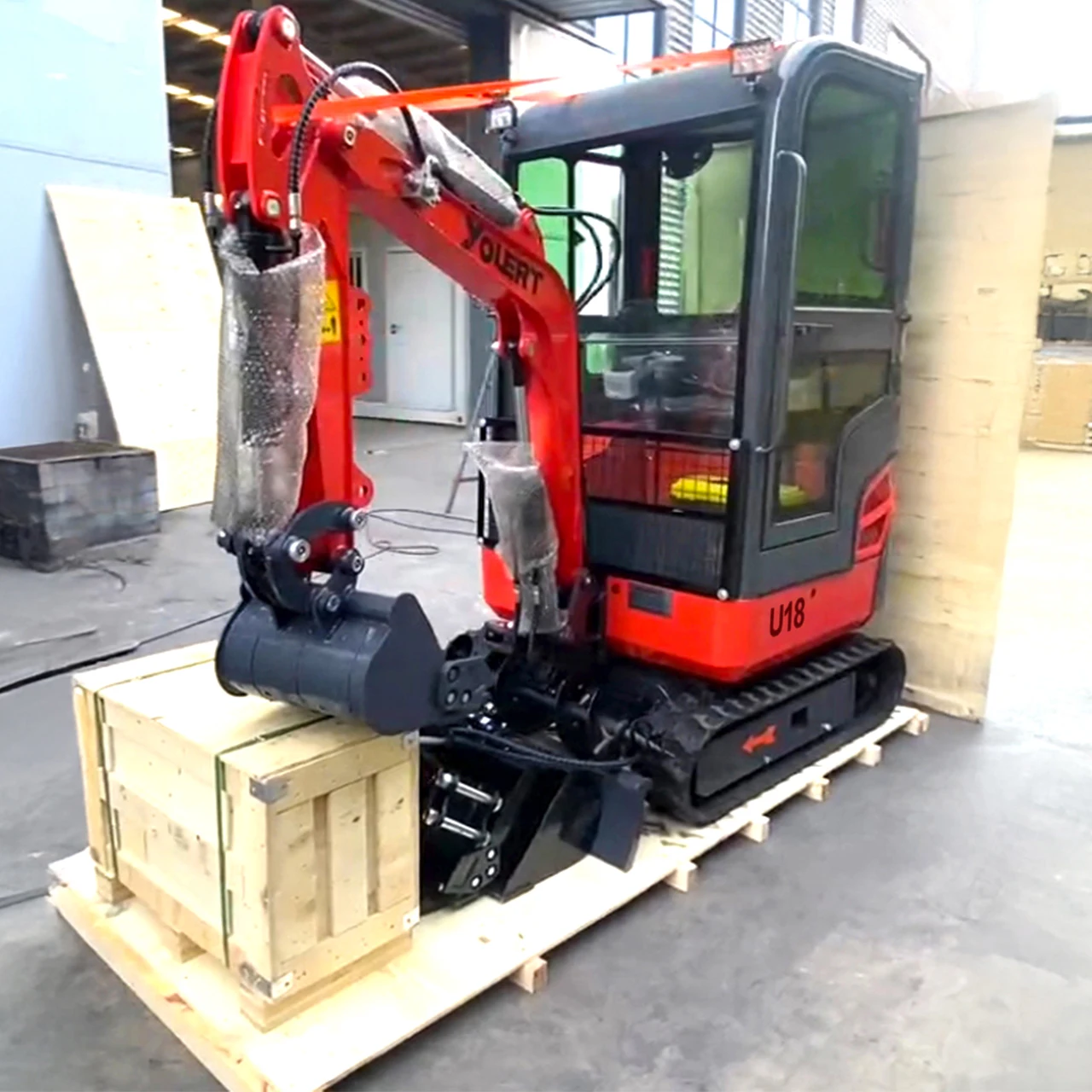 China factory direct sale 3 tons small diesel excavator with cheap price Home lawn mower crawler mini excavator